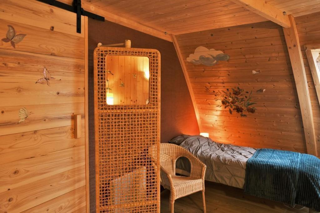 Au-Dela Des Nuages, Maison D'Hotes Insolite & Spa Aubessagne Exterior photo