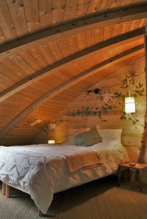 Au-Dela Des Nuages, Maison D'Hotes Insolite & Spa Aubessagne Exterior photo